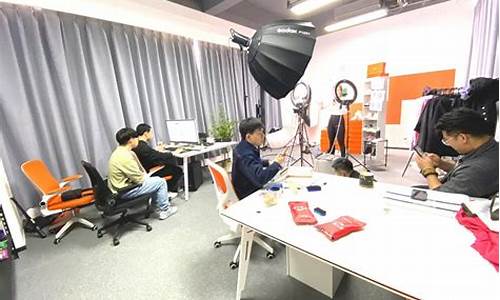 郑州今日期货直播基地(郑州今日期货直播基地在哪)_https://www.tuogunzhijia.com_道指期货_第1张