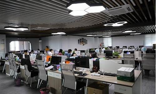 直播期货公司工作(期货直播室合法吗)_https://www.tuogunzhijia.com_黄金期货_第1张